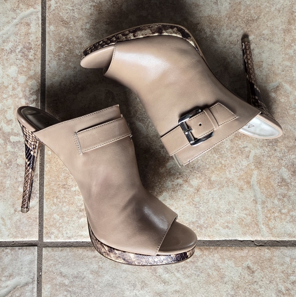 🔥🔥🔥SALE🔥🔥🔥Michael Kors Tan & Snakeskin Mules - Picture 2 of 5